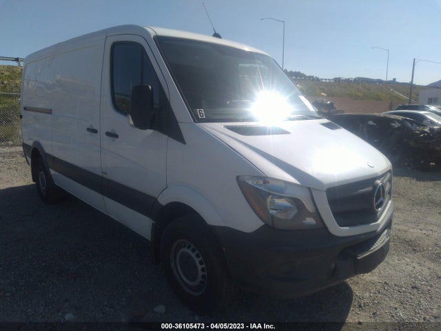 2015 WD3PE7DC4FP164715 main image