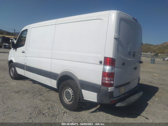2015 MERCEDES-BENZ SPRINTER CARGO VANS VIN: WD3PE7DC4FP164715