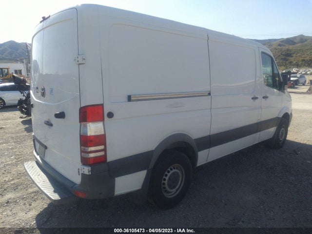 2015 MERCEDES-BENZ SPRINTER CARGO VANS VIN: WD3PE7DC4FP164715