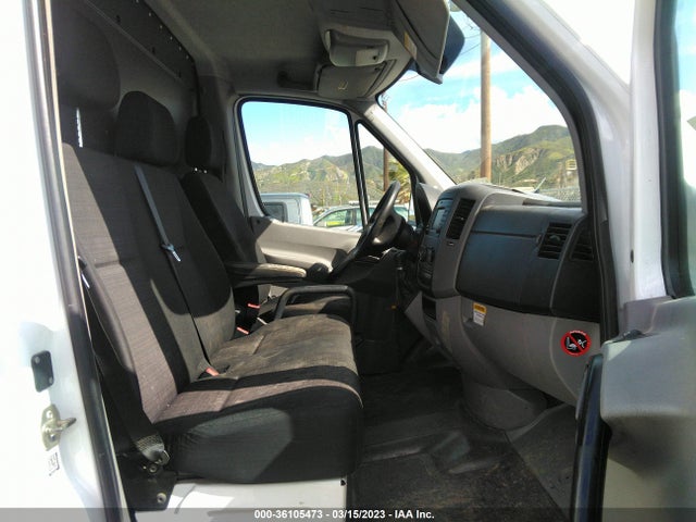 2015 MERCEDES-BENZ SPRINTER CARGO VANS VIN: WD3PE7DC4FP164715