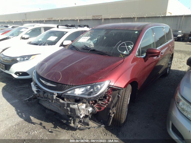 Chrysler Pacifica Touring Plus 2018 2C4RC1FG0JR126133 Image 2