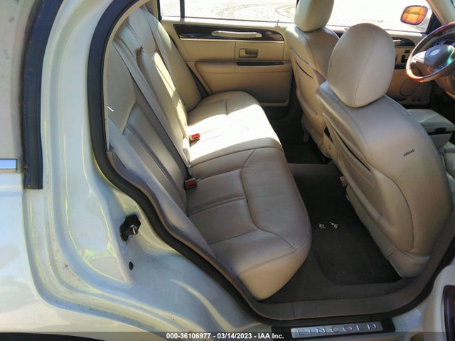 Lincoln Town Car Ultimate 2004 1LNHM83W94Y664788 Image 9