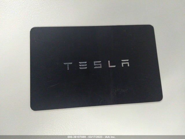 Tesla Model Y Long Range 2021 5YJYGDEE9MF141585 Image 3