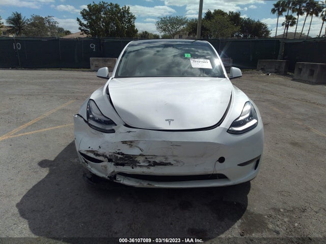 Tesla Model Y Long Range 2021 5YJYGDEE9MF141585 Image 7
