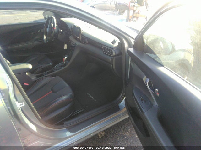 2019 Hyundai Veloster, VIN: KMHTH6AB2KU010335