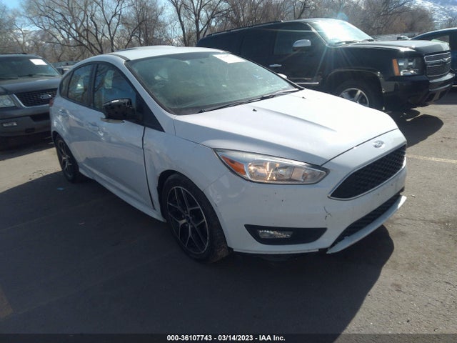 Ford FOCUS SE 2015 1FADP3K27FL255738 Image 1