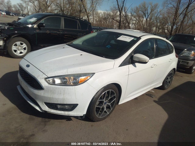 Ford FOCUS SE 2015 1FADP3K27FL255738 Image 2