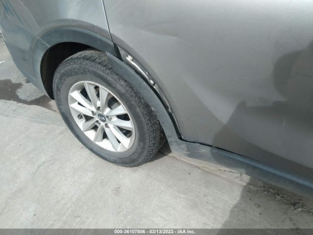 5XYPGDA5XKG484431 KIA Sorento Lx V6