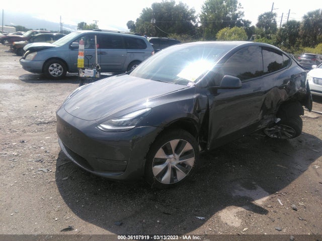 Tesla Model Y Long Range 2023 7SAYGDEE3PF618163 Image 2
