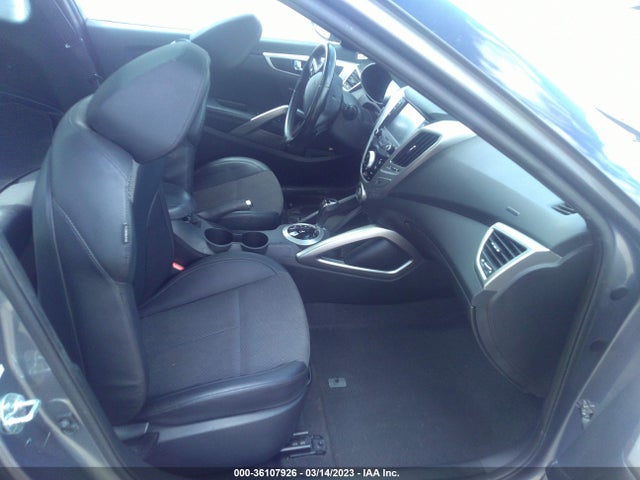 2016 Hyundai Veloster, VIN: KMHTC6AD9GU270061