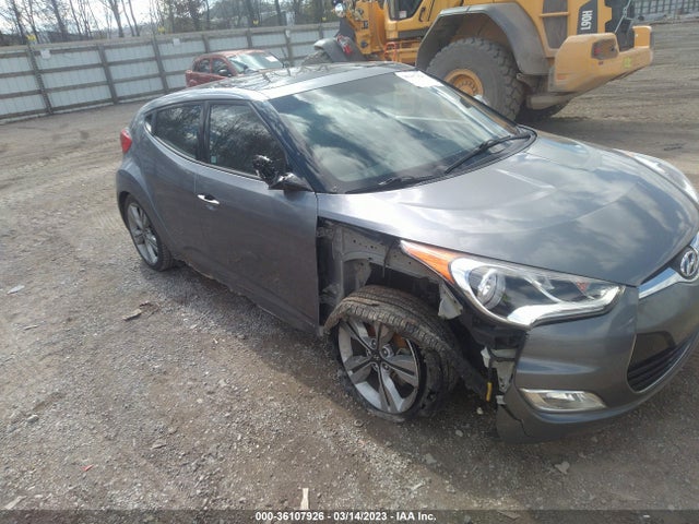 2016 Hyundai Veloster, VIN: KMHTC6AD9GU270061