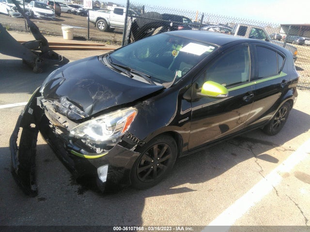 Toyota Prius C One/two/three/four 2016 JTDKDTB36G1115292 Image 2