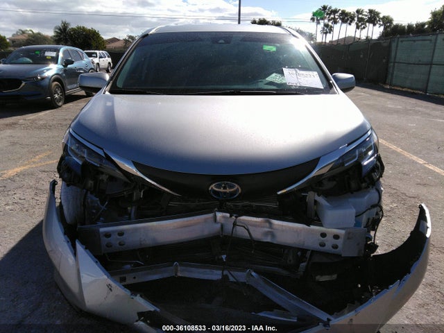 2021 Toyota Sienna, VIN: 5TDKRKEC2MS060670