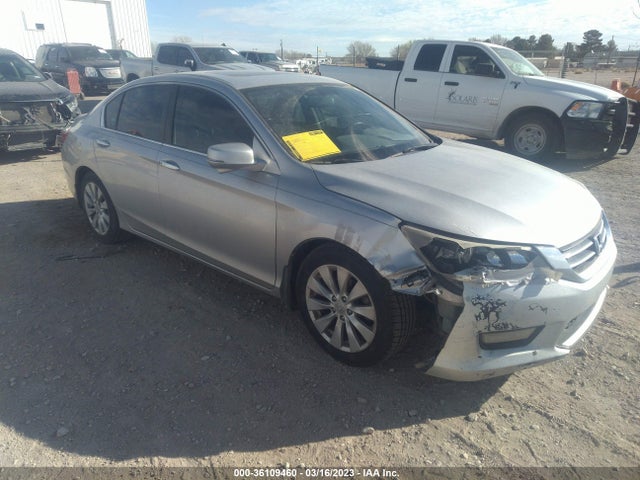 2015 1HGCR2F73FA152068 main image