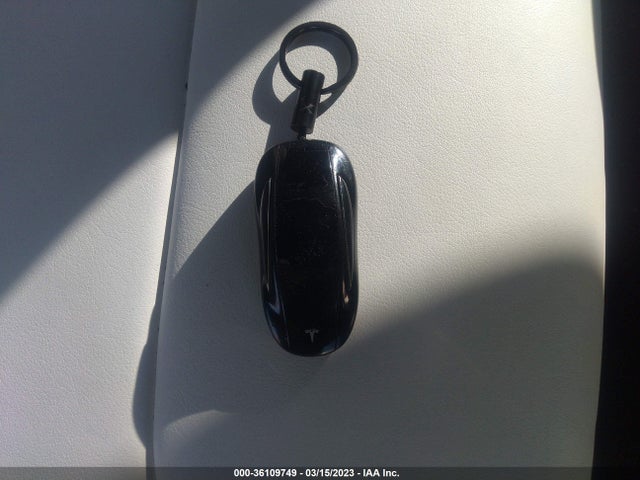 Tesla Model X 75d/100d/p100d 2018 5YJXCAE2XJF103502 Image 3