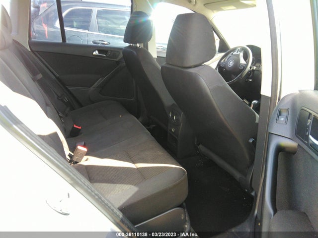 WVGAV3AXXEW545013 Volkswagen TIGUAN S