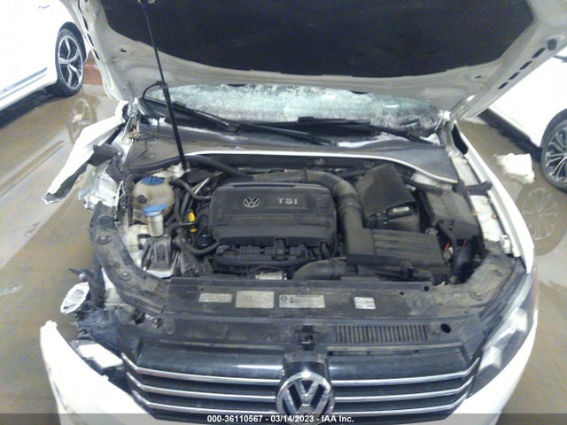 1VWAT7A31EC077881 Volkswagen Passat Wolfsburg Ed