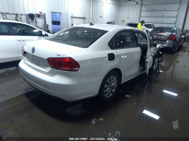 1VWAT7A31EC077881 Volkswagen Passat Wolfsburg Ed