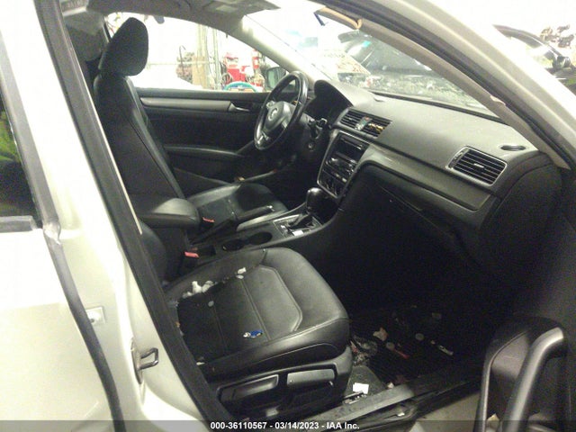 1VWAT7A31EC077881 Volkswagen Passat Wolfsburg Ed