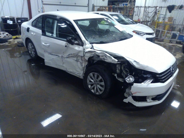 1VWAT7A31EC077881 Volkswagen Passat Wolfsburg Ed
