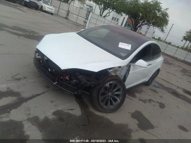 2020 Tesla Model X, VIN: 5YJXCBE25LF226018