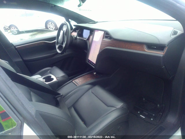 2020 Tesla Model X, VIN: 5YJXCBE25LF226018