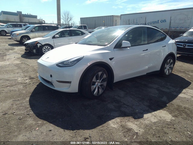 Tesla Model Y Long Range 2021 5YJYGDEE6MF124971 Image 2