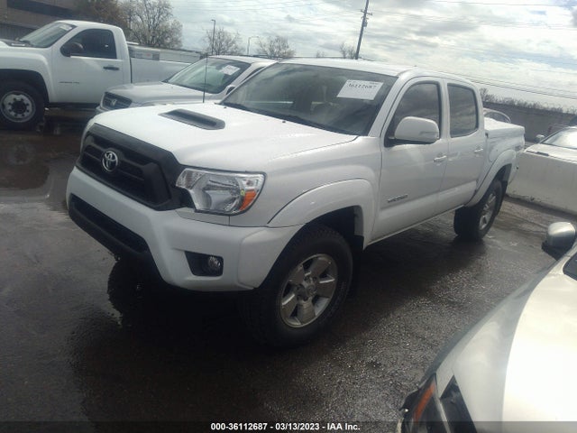 Toyota TACOMA 2015 3TMLU4EN9FM187256 Image 2