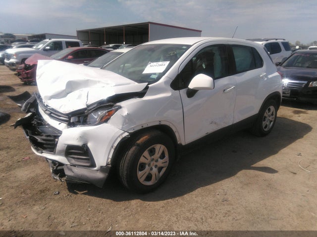 Chevrolet TRAX LS 2018 KL7CJKSB8JB625656 Image 2