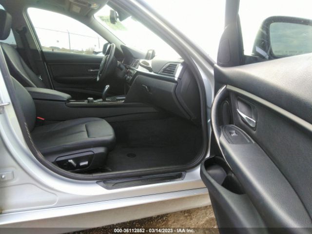 WBA8E1G58GNT36646 BMW 3 Series 320i