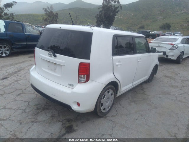 2013 SCION XB VIN: JTLZE4FE2DJ045271