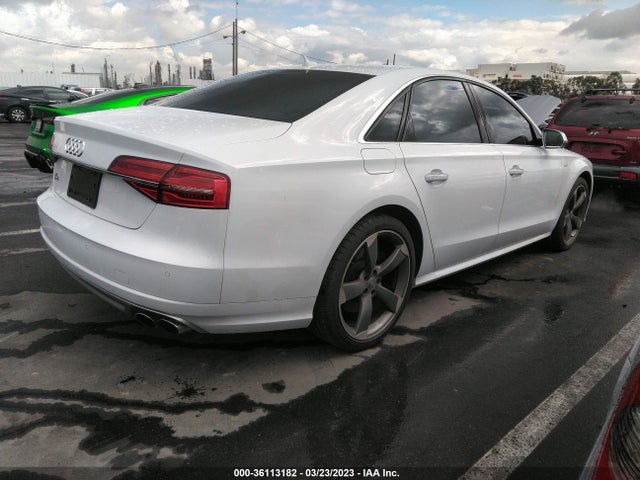 2015 Audi S8, VIN: WAUK2AFD4FN009361
