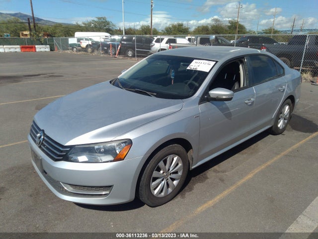 1VWAT7A33FC018672 Volkswagen Passat 1.8t Wolfsburg Ed