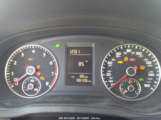 1VWAT7A33FC018672 Volkswagen Passat 1.8t Wolfsburg Ed