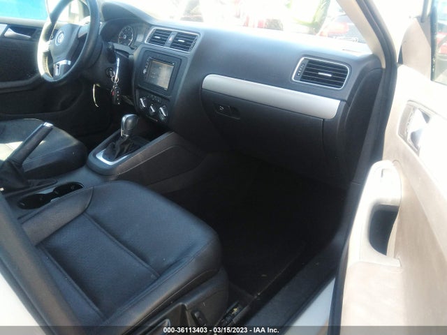 2014 VOLKSWAGEN JETTA SEDAN SE W/CONNECTIVITY VIN: 3VWD07AJ5EM330560