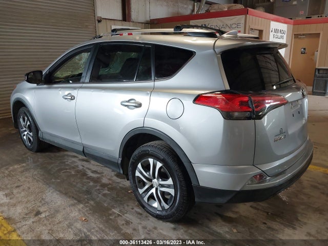 Toyota RAV4 LE 2018 2T3ZFREV4JW490275 Image 3