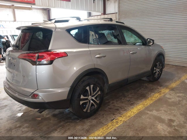 Toyota RAV4 LE 2018 2T3ZFREV4JW490275 Image 4