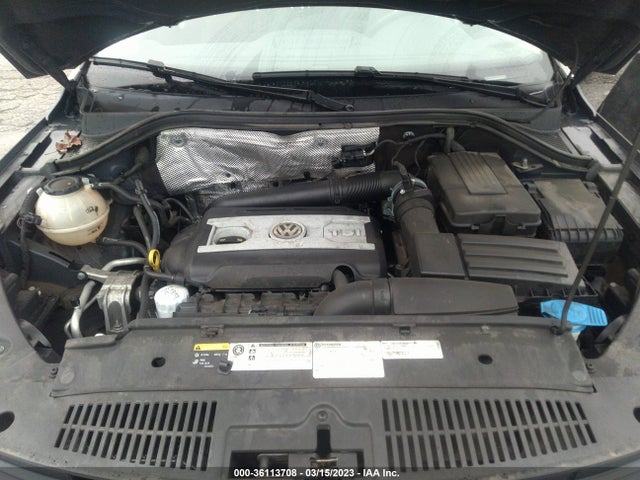 WVGAV7AX7HK043370 Volkswagen TIGUAN