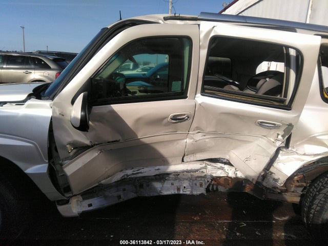 2003 CADILLAC ESCALADE ESV VIN: 3GYFK66N83G311986