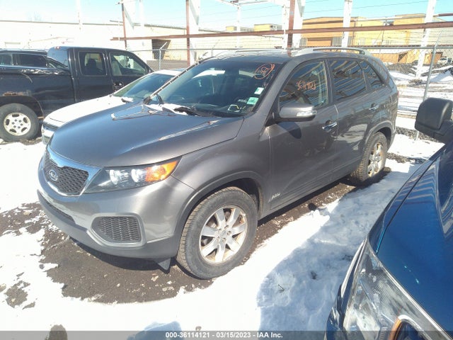 2013 KIA SORENTO LX VIN: 5XYKTDA22DG319195