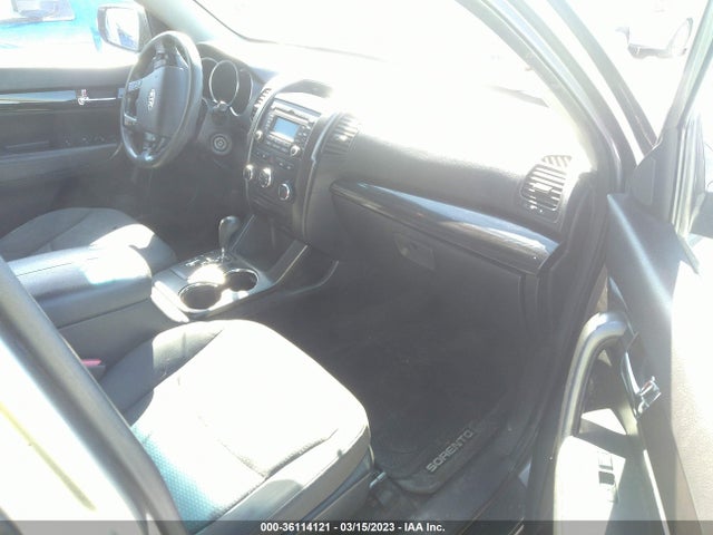 2013 KIA SORENTO LX VIN: 5XYKTDA22DG319195