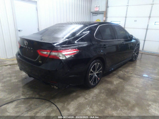 2018 TOYOTA CAMRY VIN: 4T1B11HK0JU098261