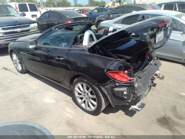 2016 Mercedes-Benz SLK-Class, VIN: WDDPK3JA0GF124364