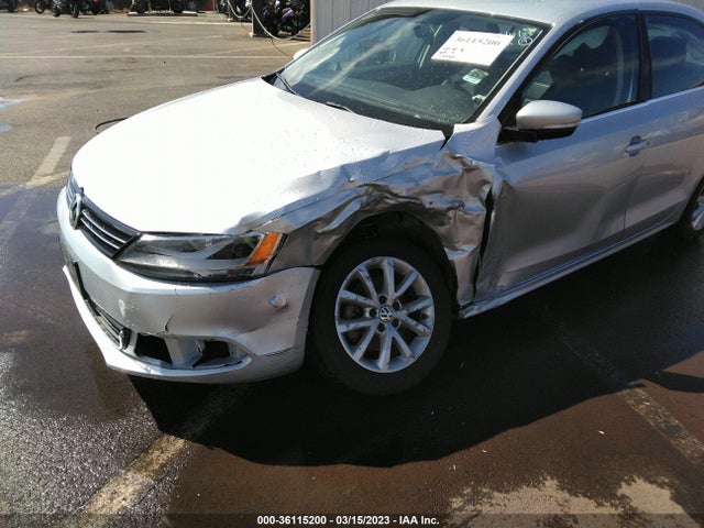3VWD17AJ7EM256183 Volkswagen Jetta Sedan Se W/connectivity