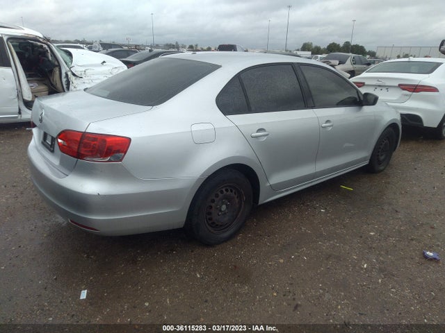 3VW2K7AJ5EM315252 Volkswagen Jetta Sedan S