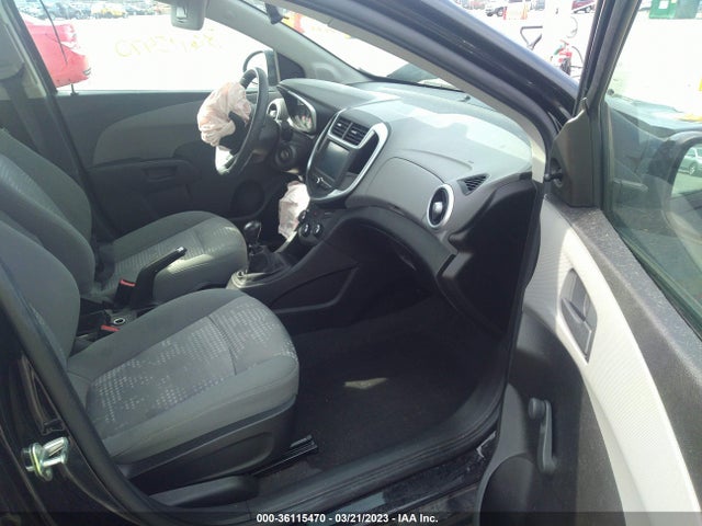 Chevrolet SONIC LS 2017 1G1JA5SH9H4148212 Image 5