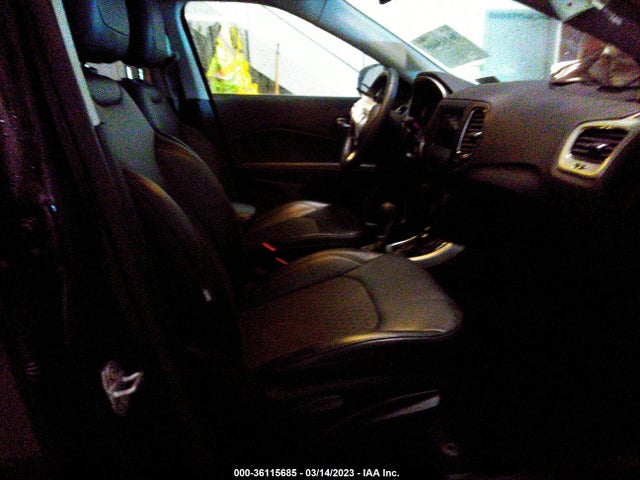 2019 JEEP COMPASS LATITUDE VIN: 3C4NJDBB9KT748521