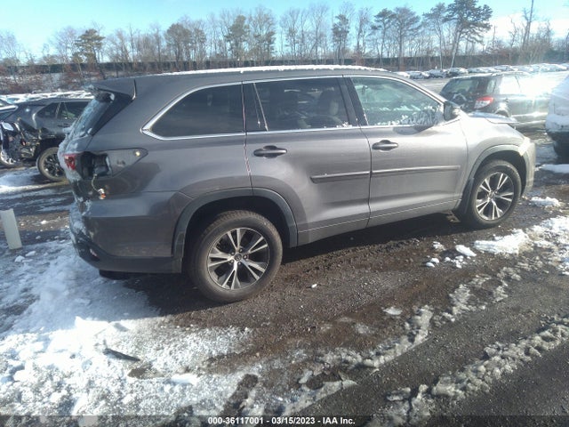 2018 TOYOTA HIGHLANDER LE VIN: 5TDBZRFH2JS881217