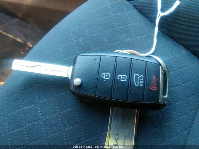 5XYPG4A32GG061882 KIA SORENTO LX