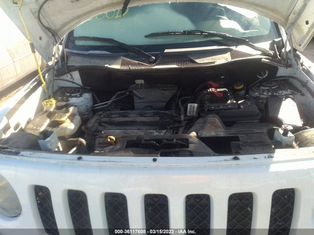 1C4NJPBA0GD755475 Jeep Patriot Sport Se